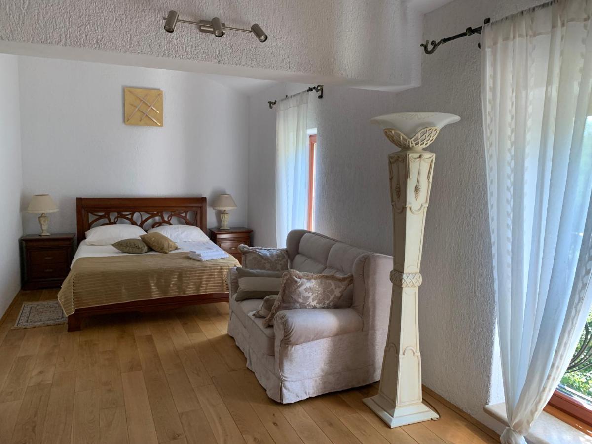 Villa Castello Rausch Valkarin Εξωτερικό φωτογραφία