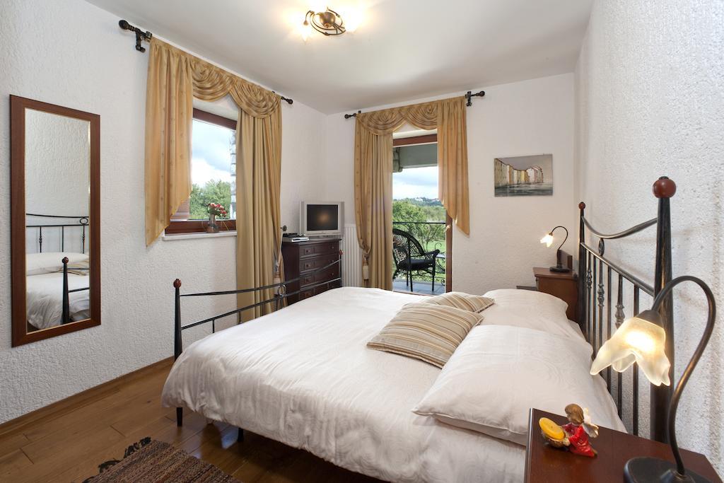 Villa Castello Rausch Valkarin Δωμάτιο φωτογραφία