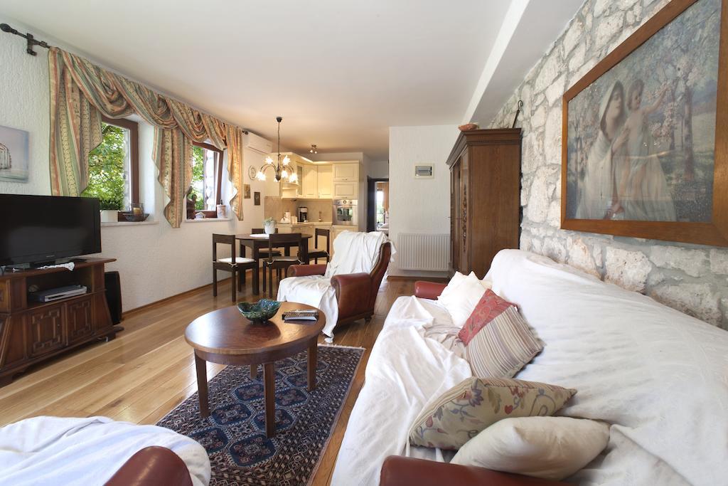 Villa Castello Rausch Valkarin Δωμάτιο φωτογραφία