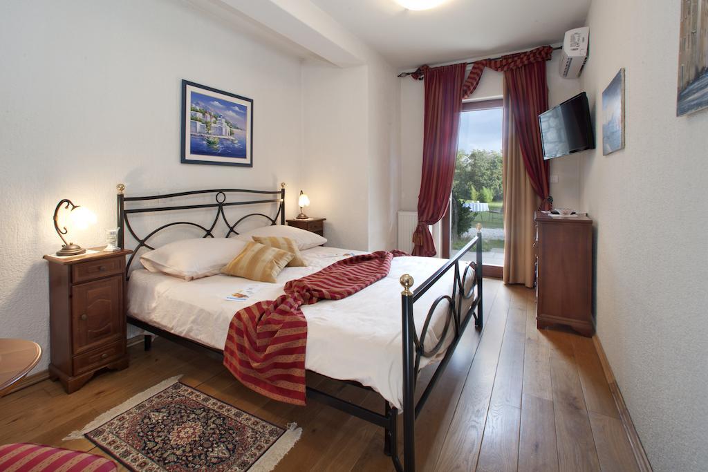 Villa Castello Rausch Valkarin Δωμάτιο φωτογραφία