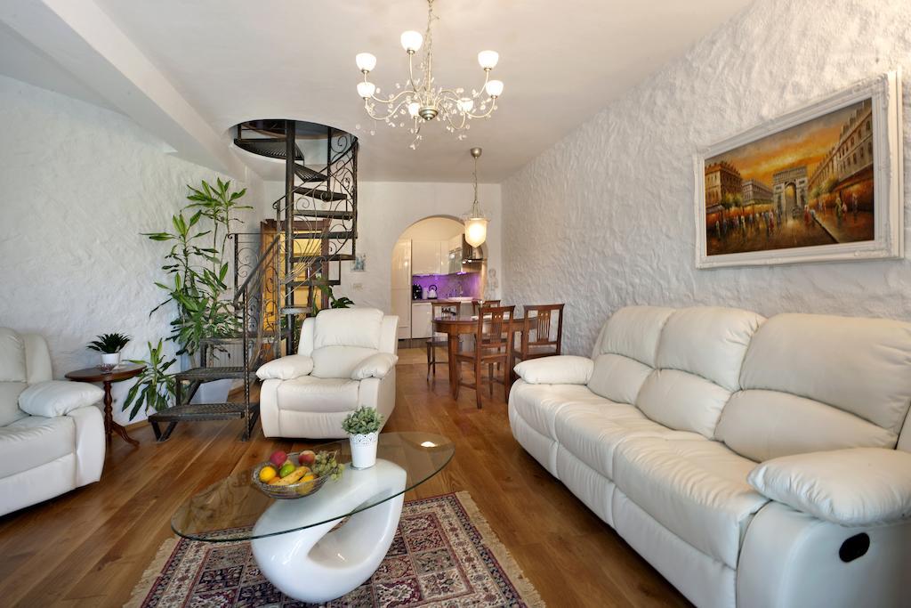 Villa Castello Rausch Valkarin Δωμάτιο φωτογραφία